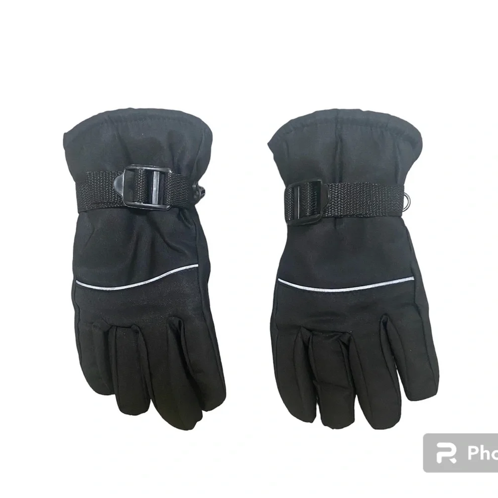 NWOT Kids Winter Gloves